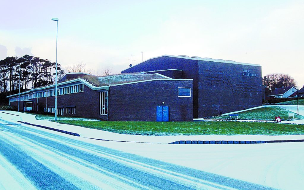 Sola kulturhus fotografert vinteren 2004